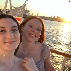 Meet your Posher, Hannah